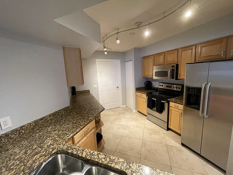 1801 N Flagler Dr #502 — Photo 4