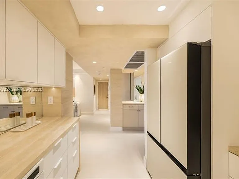 2301 Collins Avenue Cu #526 — Photo 10