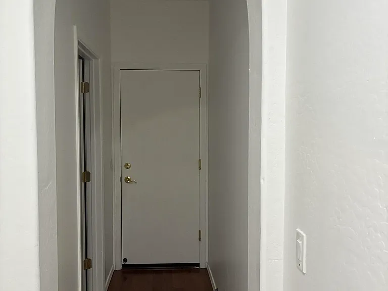 2741 W Redwood Ln — Photo 15