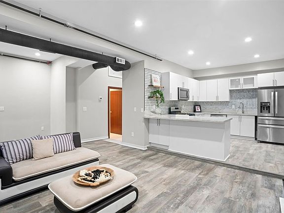 2nd image of 1912 Jane St Suite A