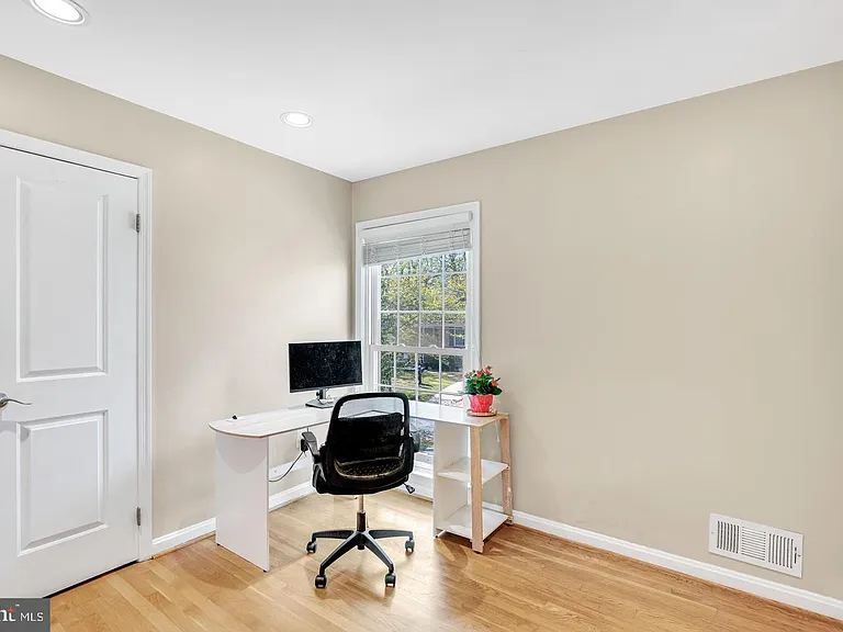 7515 Cayuga Ave — Photo 13