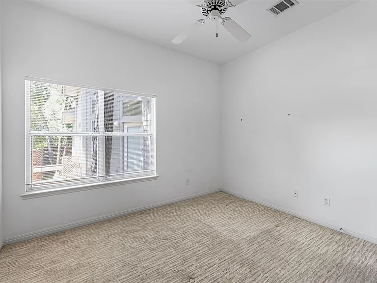 1621 Maggie Mayes St — Photo 7