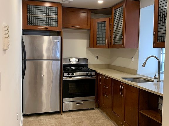 4th image of 1739 E 14th St #1