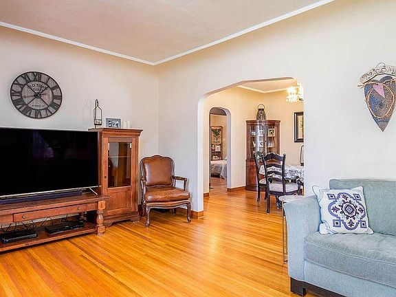 living room to dining room