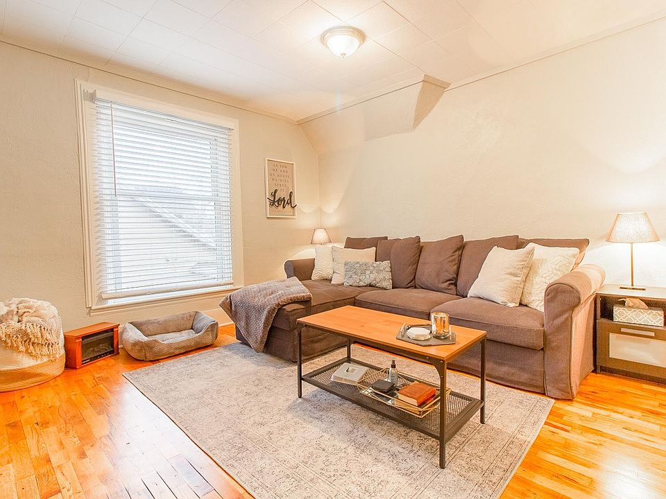 1st image of 448 Diamond Ave NE #2