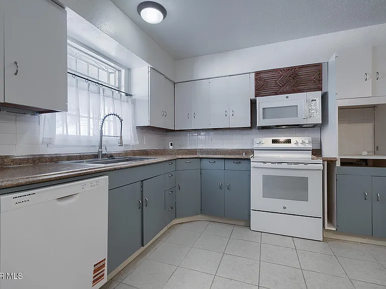2927 Harrison Ave — Photo 21