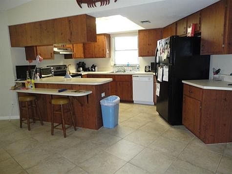 5th image of 9876 Connecticut St