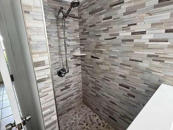 4th image of 5329 Ogilvie Ln