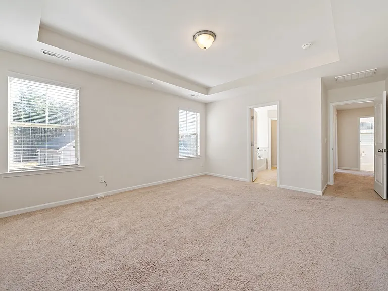 1404 San Antonio Blvd — Photo 8
