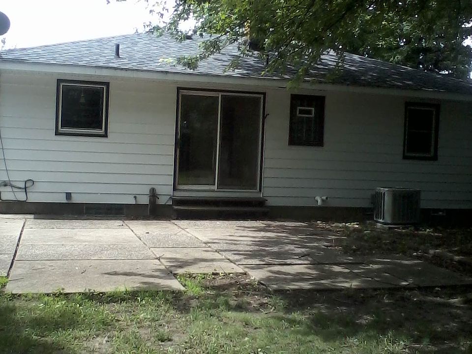 2nd image of 1785 Westwood Dr NE