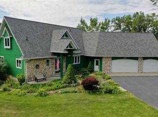 1210 Rough Ct, Roscommon, MI 48653