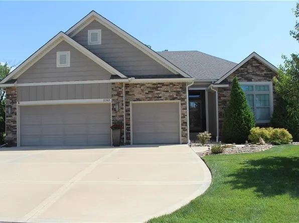 13365 N Silver Ridge Dr, Platte City, MO 64079