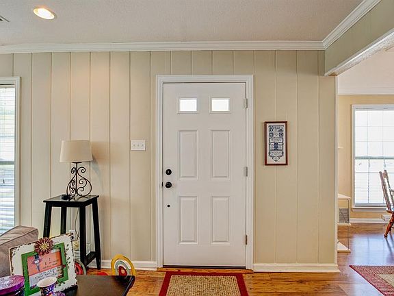 4th image of 4209 Lovell Ave