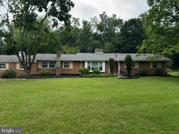 4323 Long Dr, Harrisburg, PA 17112