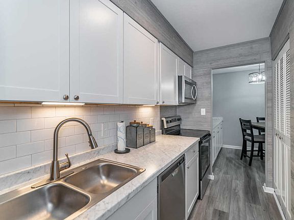 3rd image of 1962 Goldsmith Ln APT 8