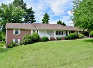 300 Rock Castle Ave, Crewe, VA 23930