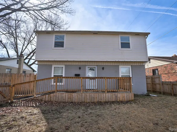 1327 Chatham Dr, Flint, MI 48505