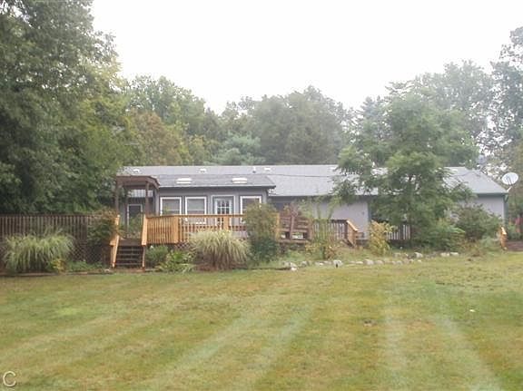 5th image of 852 Montcalm Ave NE