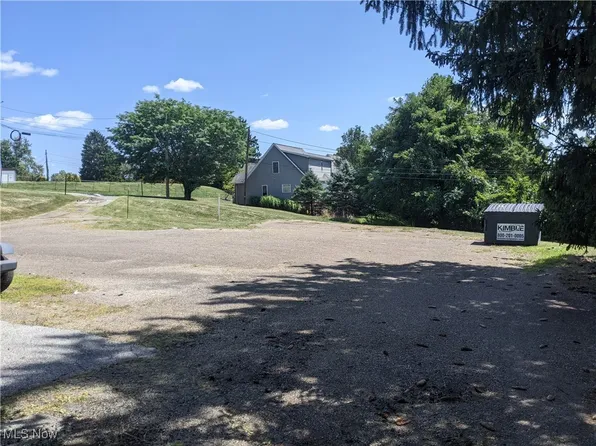 244 W Main St, Saint Clairsville, OH 43950