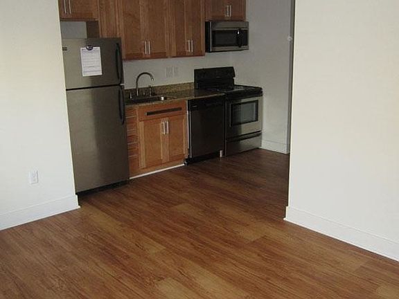 3rd image of 2805 Euclid Ave Unit 3