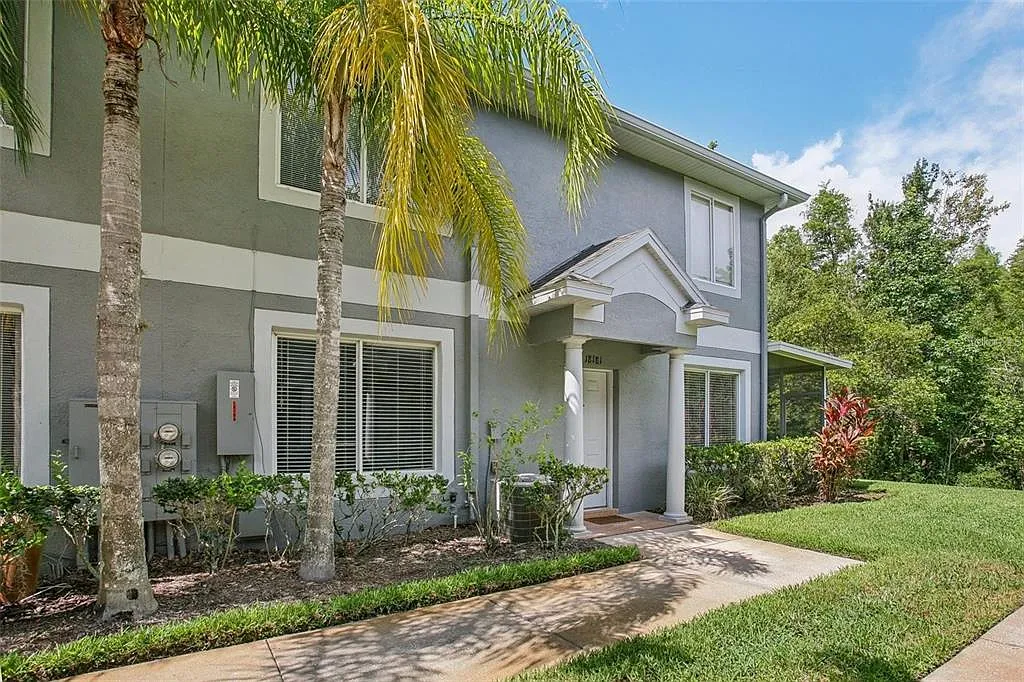3 bed, 2.5 bath, 1364 sqft, $800 — Photo 2