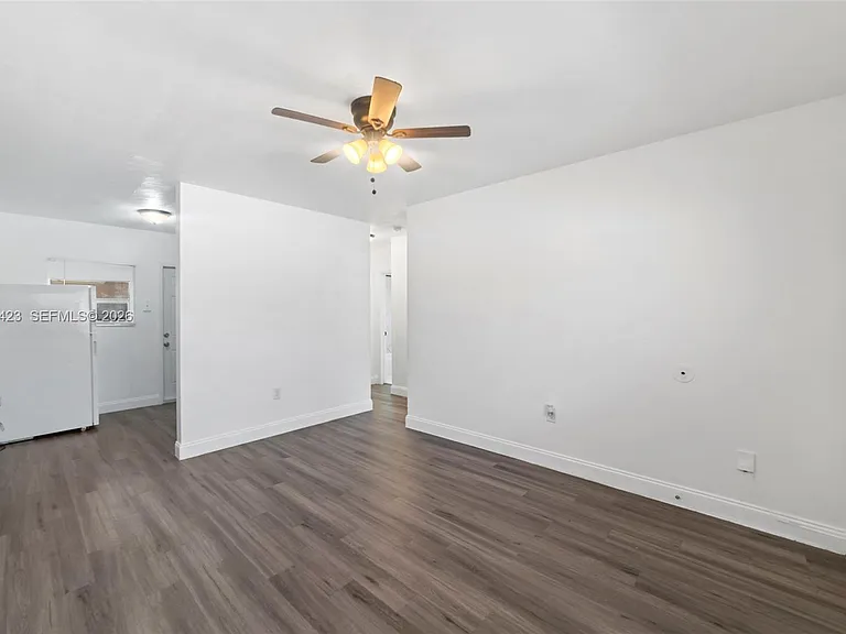 15940 NE 19th Ct #3 — Photo 4