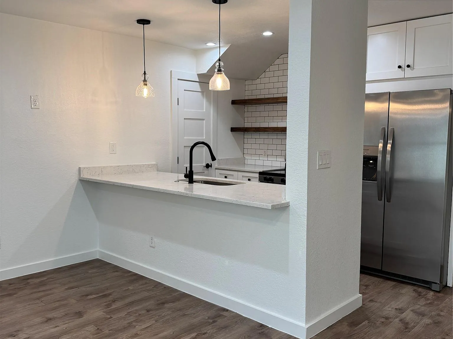 2 bed, 1.5 bath, 802 sqft, $1,250 — Photo 4