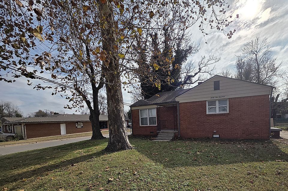1st image of 3900 NW 15th St