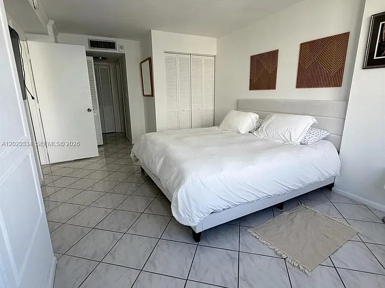 6039 Collins Ave #1236 — Photo 17
