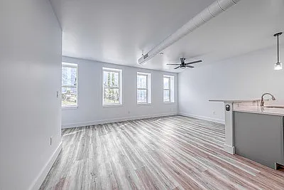 3005-3007 Brereton St #3 — Photo 2