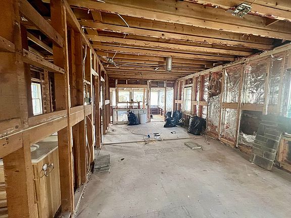 5th image of 7 Latham Rd