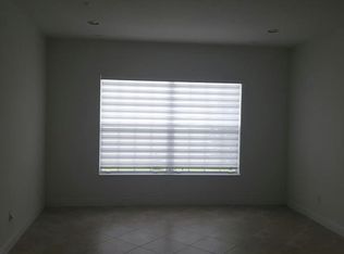 8771 Lakeview Dr, Pompano Beach, FL 33076