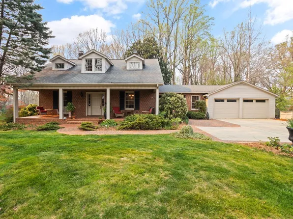 208 McElhaney Rd, Travelers Rest, SC 29690