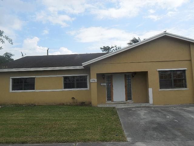1st image of 9940 Jamaica Dr