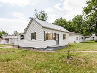 202 S Henrietta St, Staunton, IL, 62088