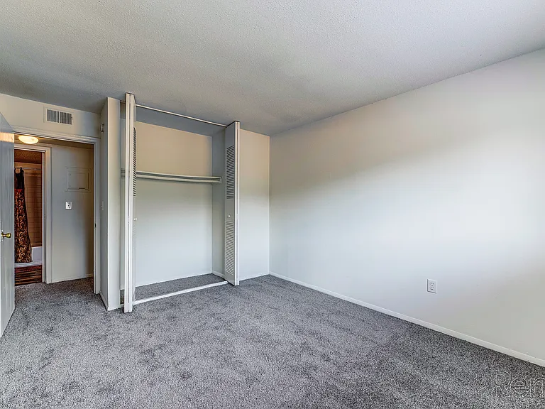 Crown Pointe — Photo 17