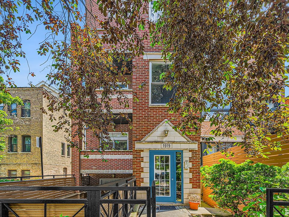 1st image of 1919 N Kenmore Ave #3