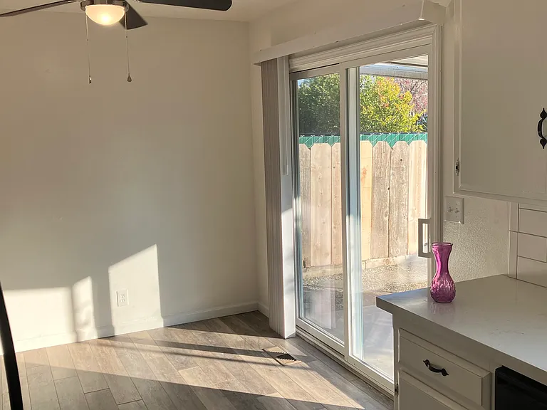 72 Plaza Way — Photo 9