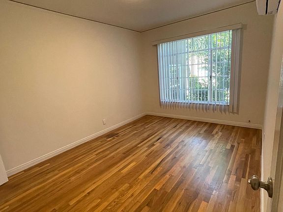 5th image of 1216 E Glenoaks Blvd #4