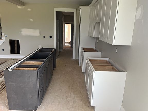 4th image of 371 Honeybee Dr Lot 14