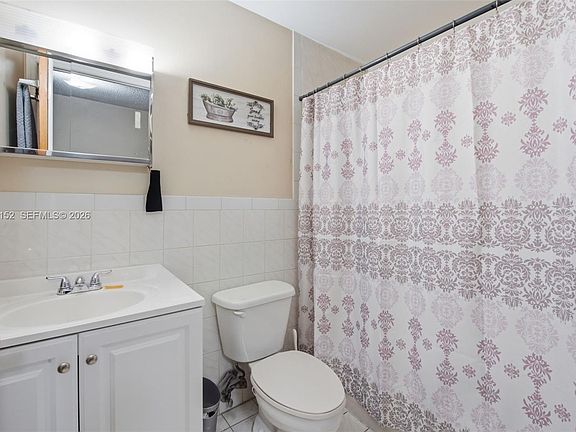5th image of 2801 SW 24th St