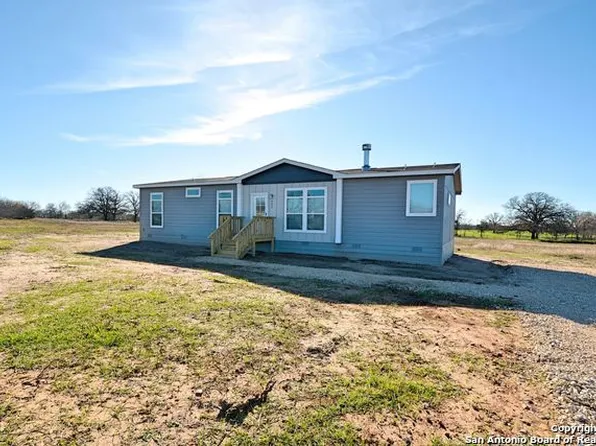 245 Private Road 3492, Gonzales, TX 78629