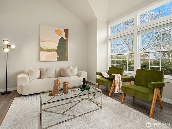 4th image of 3417 Broadmoor Drive NE