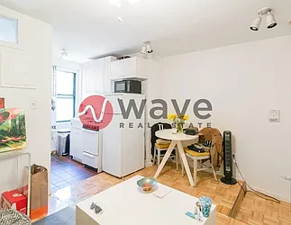 Rented by Wave Real Estate Group