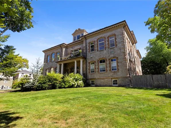426 Spring St APT B101, Newport, RI 02840
