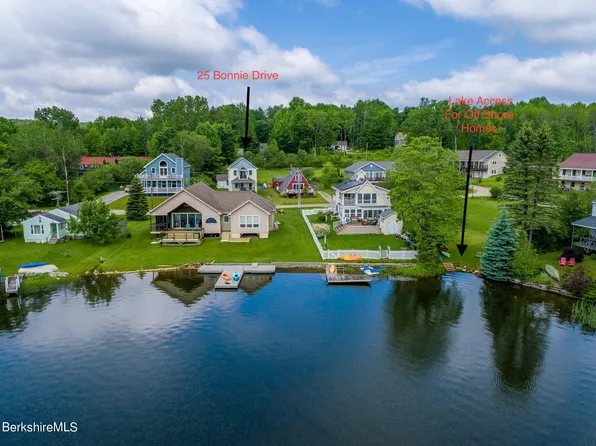 25 Bonnie Dr, Hinsdale, MA 01235