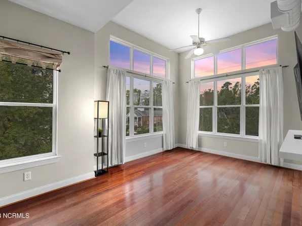 2906 Market Street #303, Wilmington, NC 28403