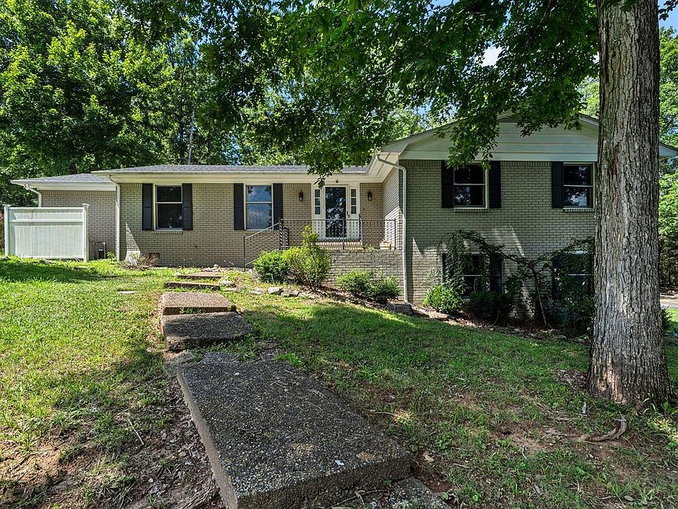 1st image of 215 Suncrest Dr