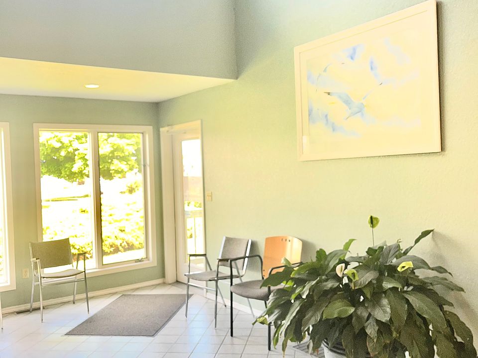 1st image of 302 1st St W #105