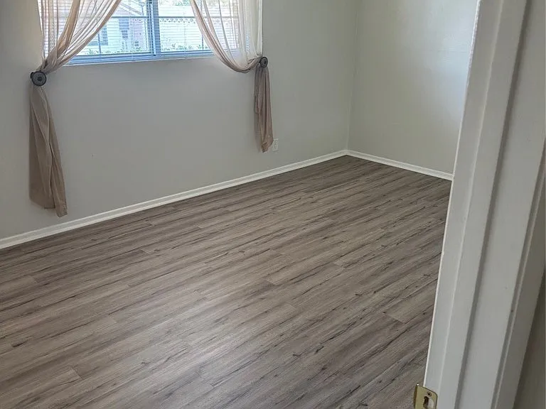 2725 Colanthe Ave — Photo 10
